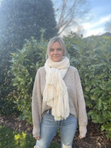 Winter Styling Tips: Scarves How to wear a Scarf Oversized Scarf Look