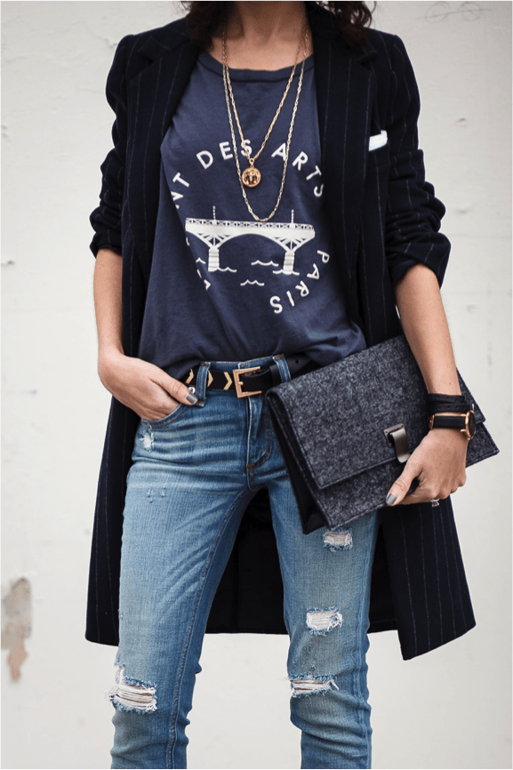 how to wear a graphic tee. graphic tee paired with jeans and fun accessories. 