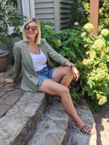 How to Transition Your Closet into Fall Blazer and Denim Shorts Look