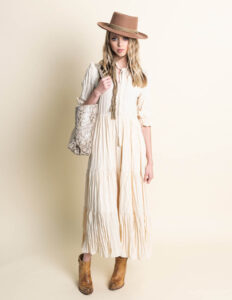 fall fashion photo shoot long dress and hat look