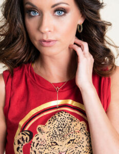 All about accessories. Mixed accessories with graphic tee look