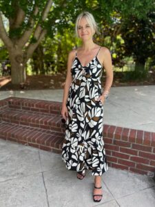 floral sundress how to style a floral sundress how to wear my floral dress in the fall how to wear a summer dress for fall how to style a floral summer dress in the fall
