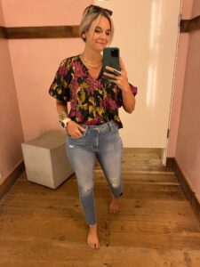 drapey henley blouse fun top for fall floral blouse for fall affordable short sleeve top for fall versatile short sleeve top how to style a henley for fall how to wear a henley in the fall