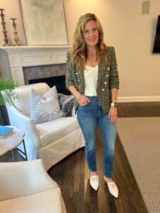 The Best Shoes To Wear With Straight Leg Jeans straight leg jeans and mules