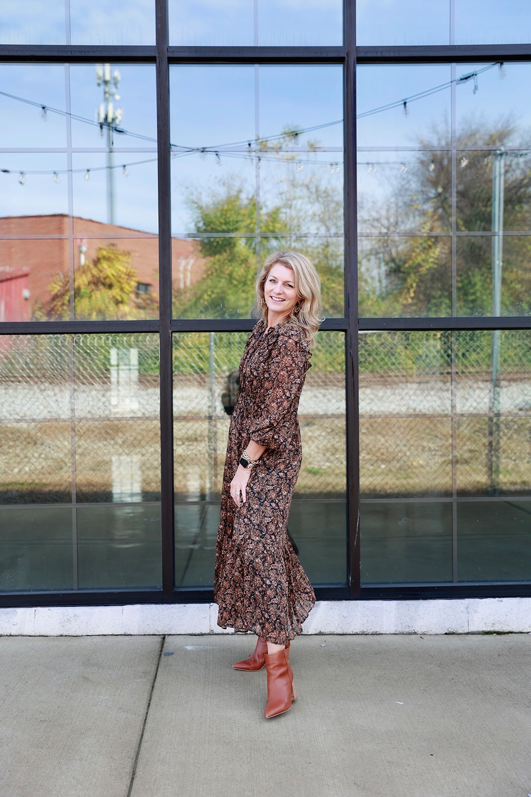 Nashville Personal Stylists: What To Wear For Thanksgiving floral maxi dress and booties how to wear booties with a dress what to wear for thanksgiving how to style a dress for thanksgiving how to accessorize a maxi dress for fall