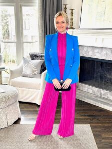 Bold Work Looks Blue Blazer & Hot Pink Matching Set how to wear a blazer over a matching set how to style a matching set for the office how to colorblock for work what to wear to work this summer how to style bright colors for the office