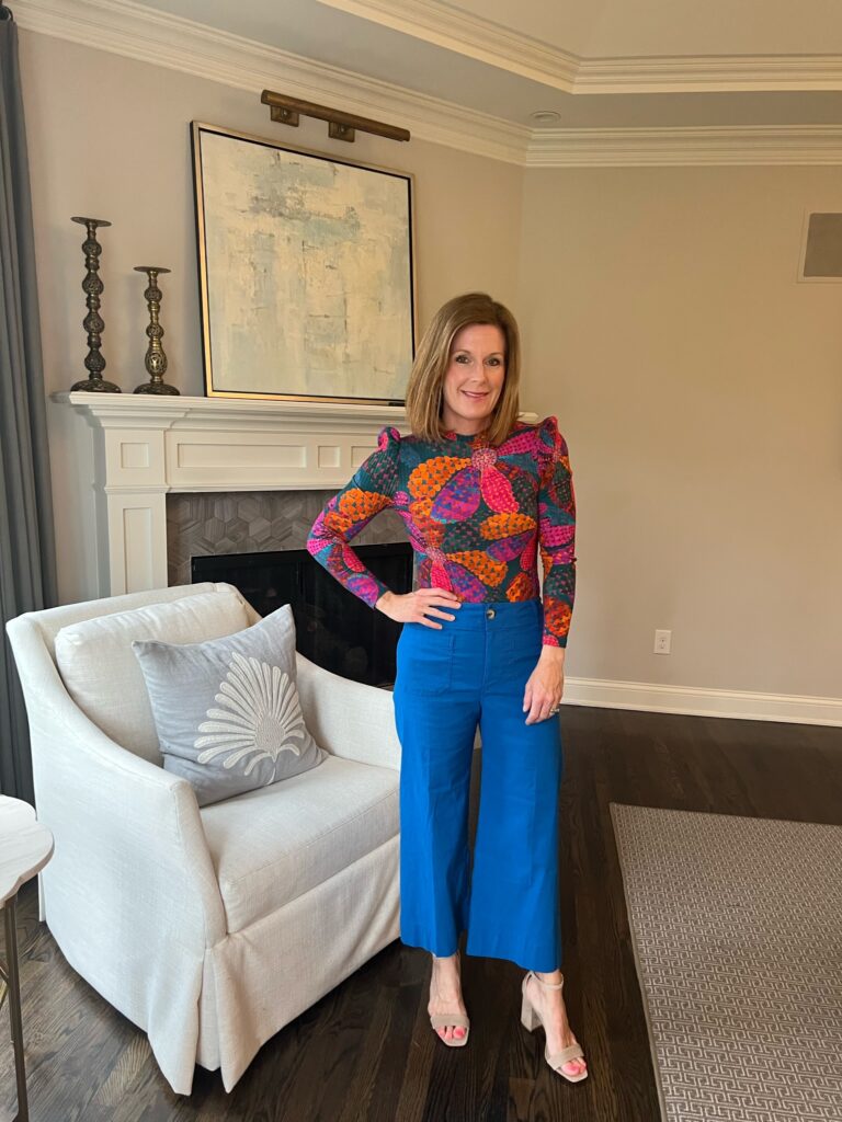 Printed Bodysuit & Blue Wide Leg Pants how to wear lots of color to the office how to wear a bodysuit to the office how to look professional in bright colors