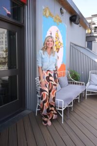 Chambray Button-Up Shirt & Printed Palazzo Pants how to wear palazzo pants how to create a dressy casual look with palazzo pants how to accessorize palazzo pants how to wear a denim shirt how to wear a chambray shirt