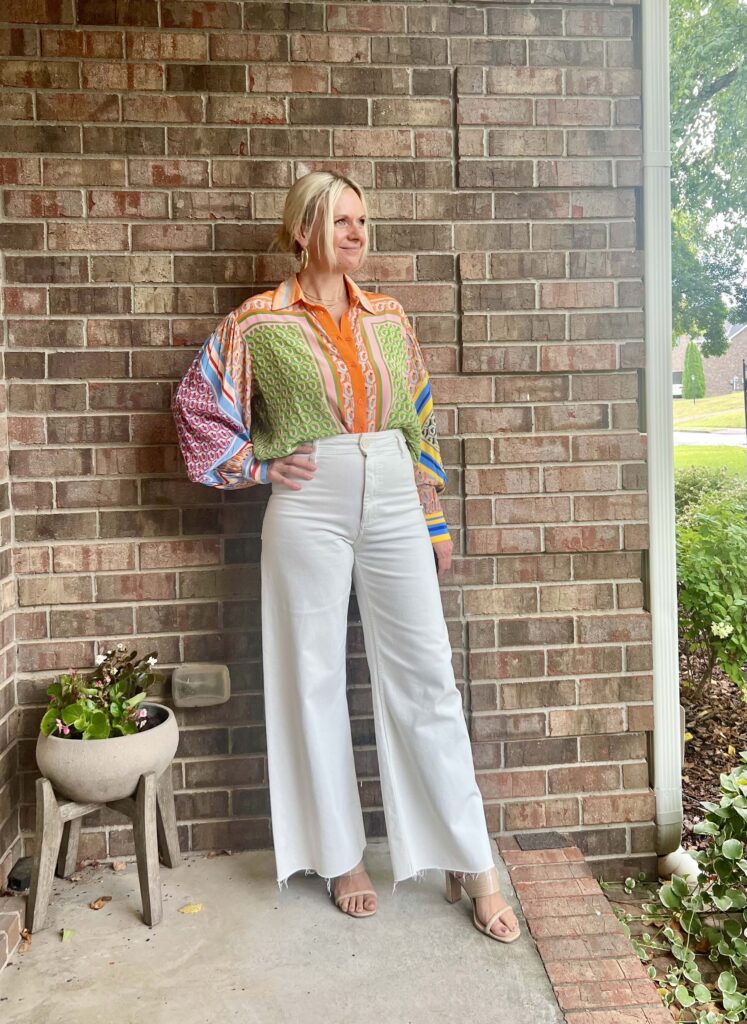how to wear a colorful blouse how to style wide leg denim how to style denim for a lunch meeting what to wear to a girls dinner this summer