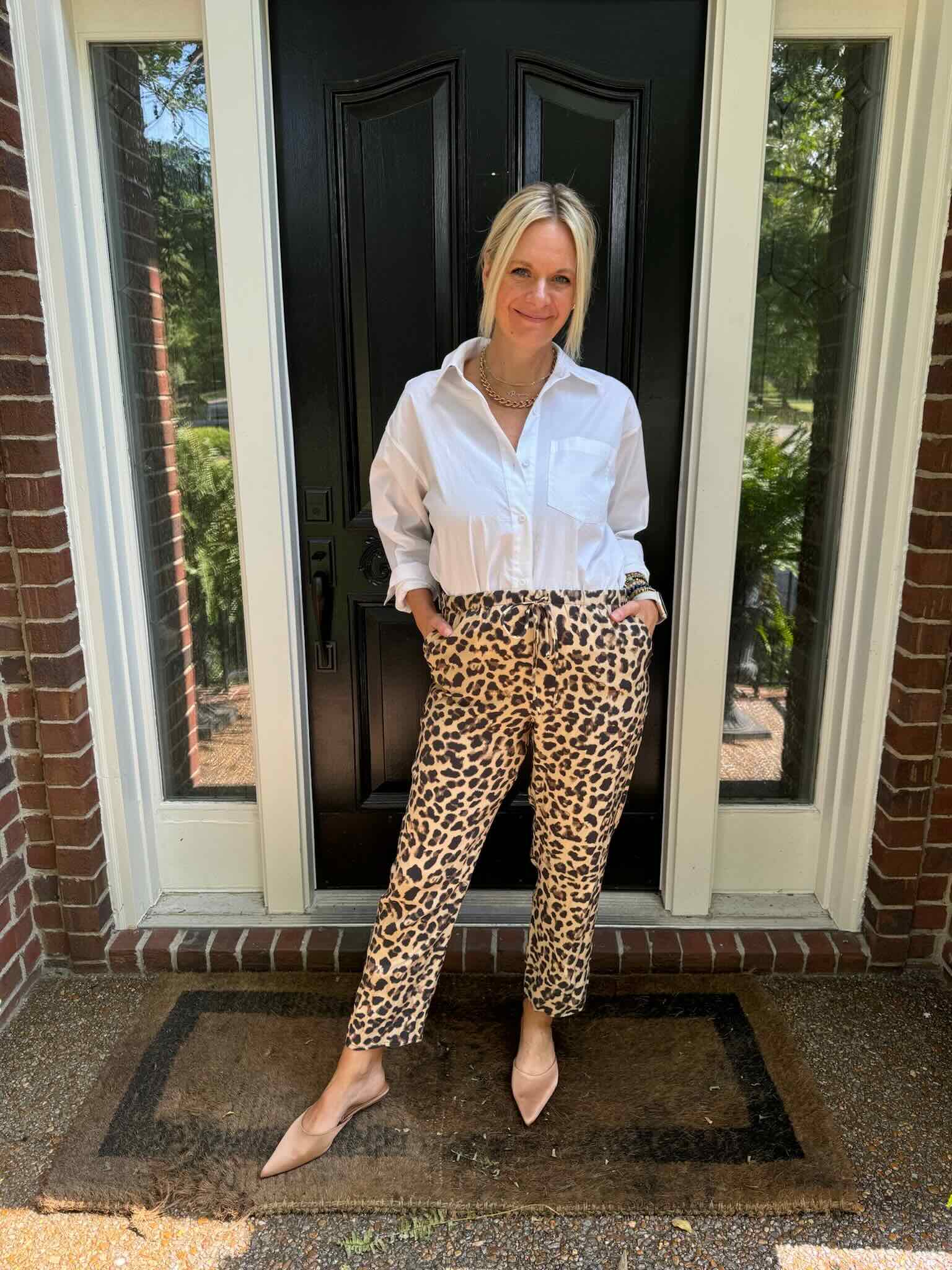 Button-Up Shirt & Leopard Print Pants how to style animal print pants how to style leopard print pants how to embrace the leopard print trend edgy fall outfits fun fall outfits what to wear this fall