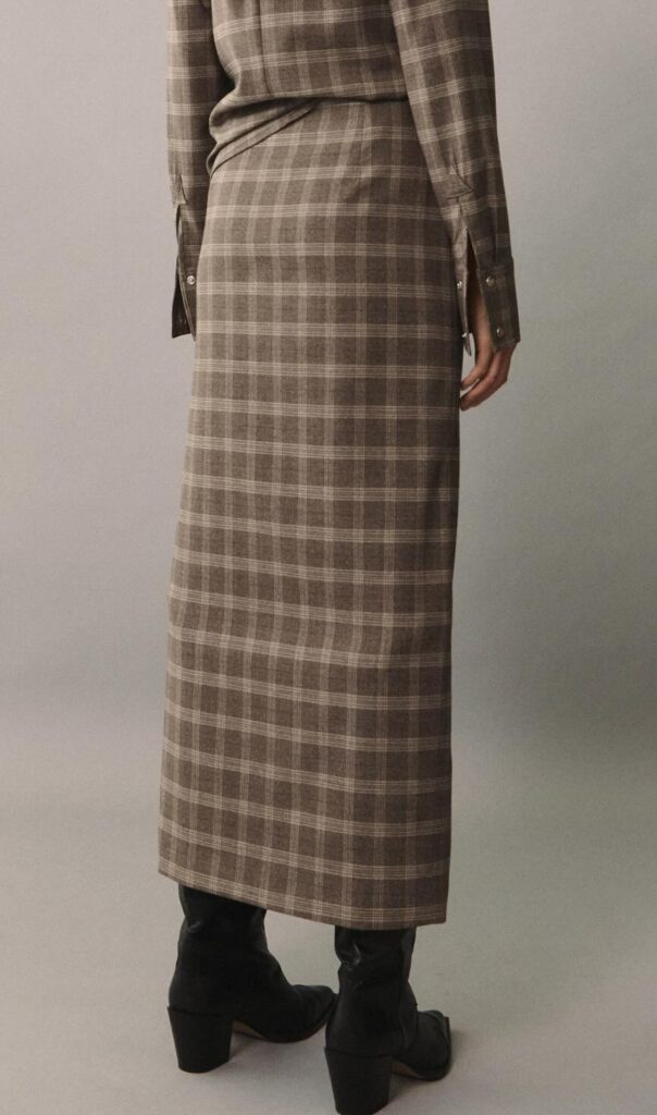 Plaid Front Slit Midi Skirt must have skirts the best midi skirts the best patterned skirts how to wear plaid