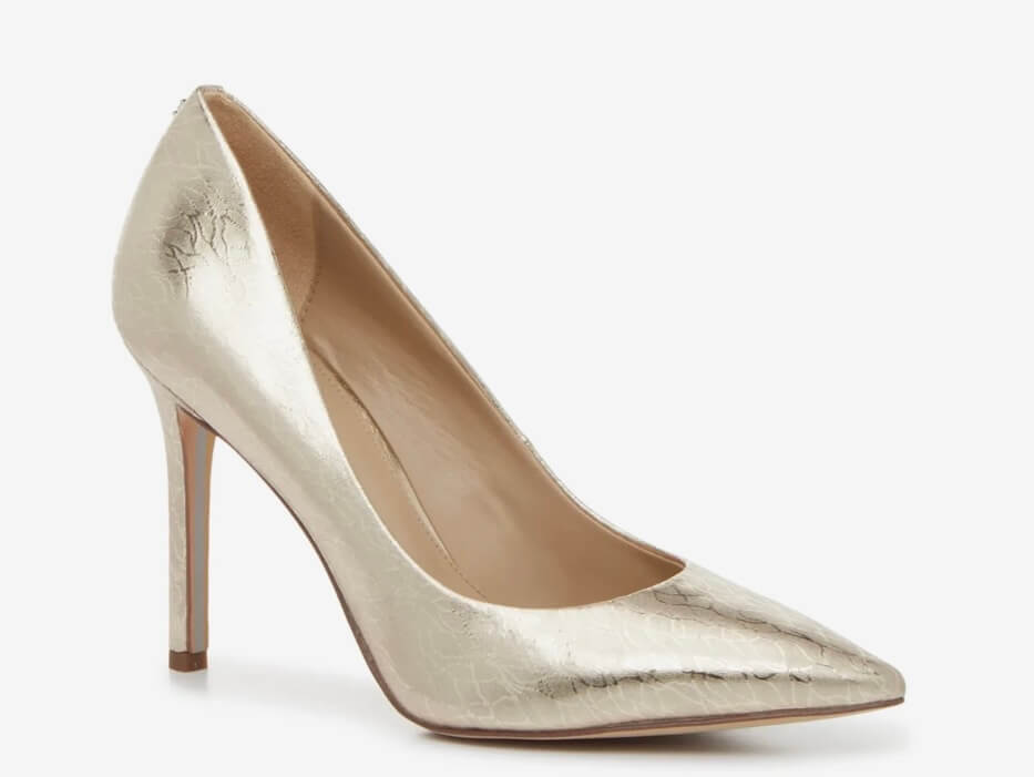 What We're Wearing: Home For the Holidays Metallic Pumps wardrobe staples must have shoes versatile shoes the best shoes for holiday parties