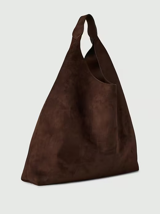 Style Picks ~ Katie’s Favorite Things For Late Winter Vegan Suede Slouchy Tote Bag the best winter bags the best winter accessories nashville personal shoppers share the best late winter pieces the best tote bag for winter