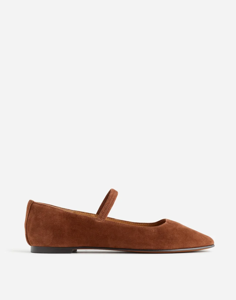 The Best Shoes For When You’re On The Go Suede Ballet Flat comfortable stylish shoes must have shoes for spring the best shoes for summer shoes to pack for travel