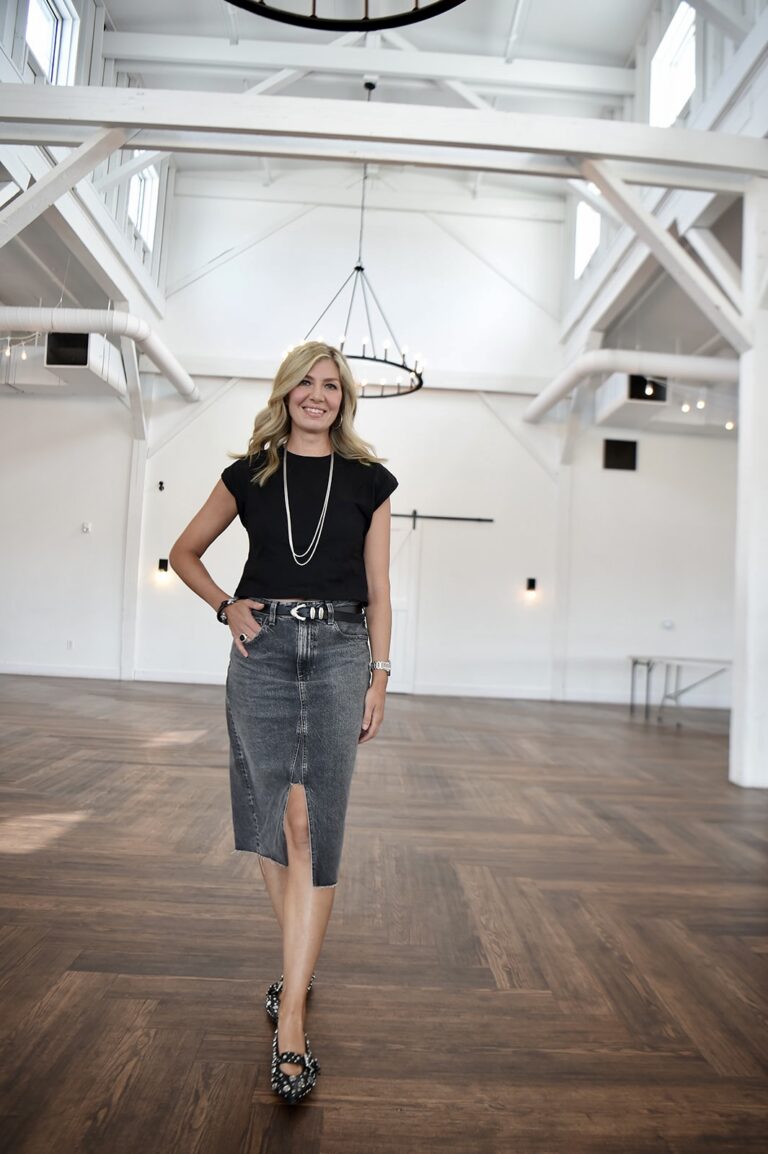 To Tuck or Not to Tuck? How to Choose the Right Tuck for Any Outfit