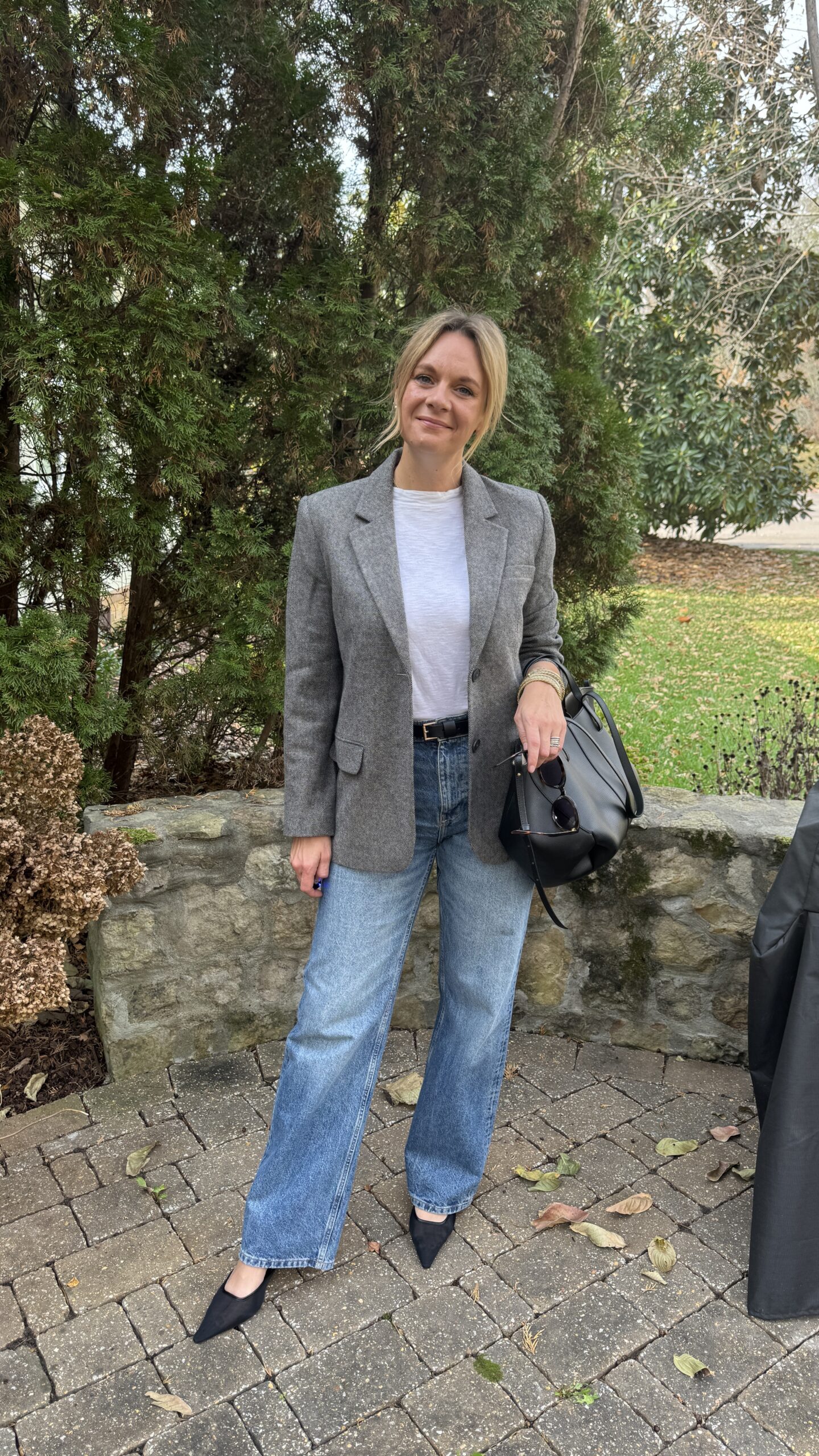 How to Style a Blazer for Polished Everyday Wear | an easy formula to recreate—start with a great blazer, add your favorite tee, and finish with denim that fits well