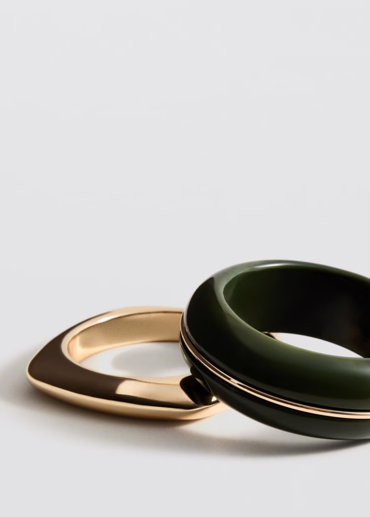 Set of combined rigid bracelets
