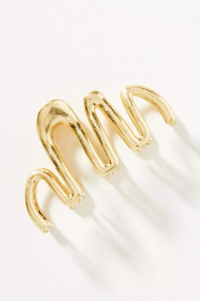 6 Accessories to Upgrade Your Style Instantly | Squiggle Hair Claw Clip