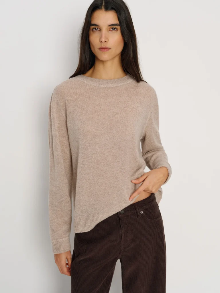 How to Dress Like a Minimalist (Without Looking Boring) | Reformation Cashmere Boyfriend Sweater