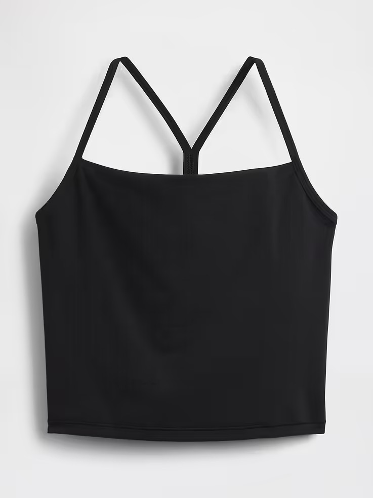 What to Wear in Hawaii: Effortless Outfits for Every Activity | GapFit Smooth Racerback Crop Tank Top